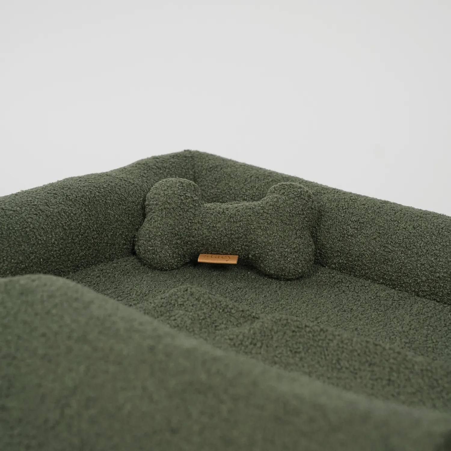 Staey legetøjsknogle moss bouclé 20 cm