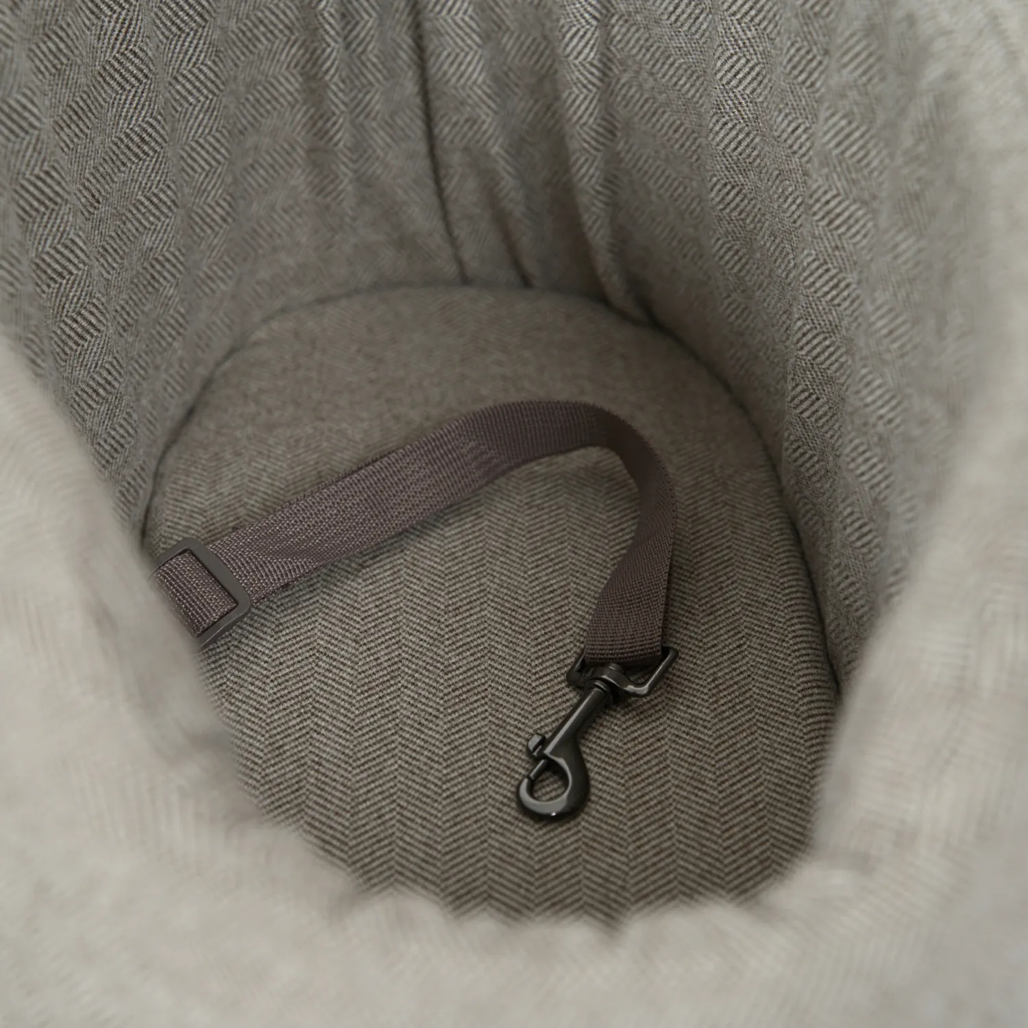 Staey Maya bilsæde Herringbone Mocca 2-i-1
