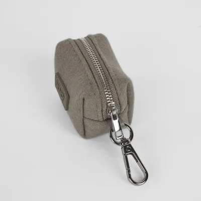 Staey Elma poseholder Sand med karabin