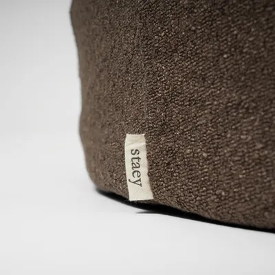 Staey Lana hundeseng Chestnut Bouclé memory foam