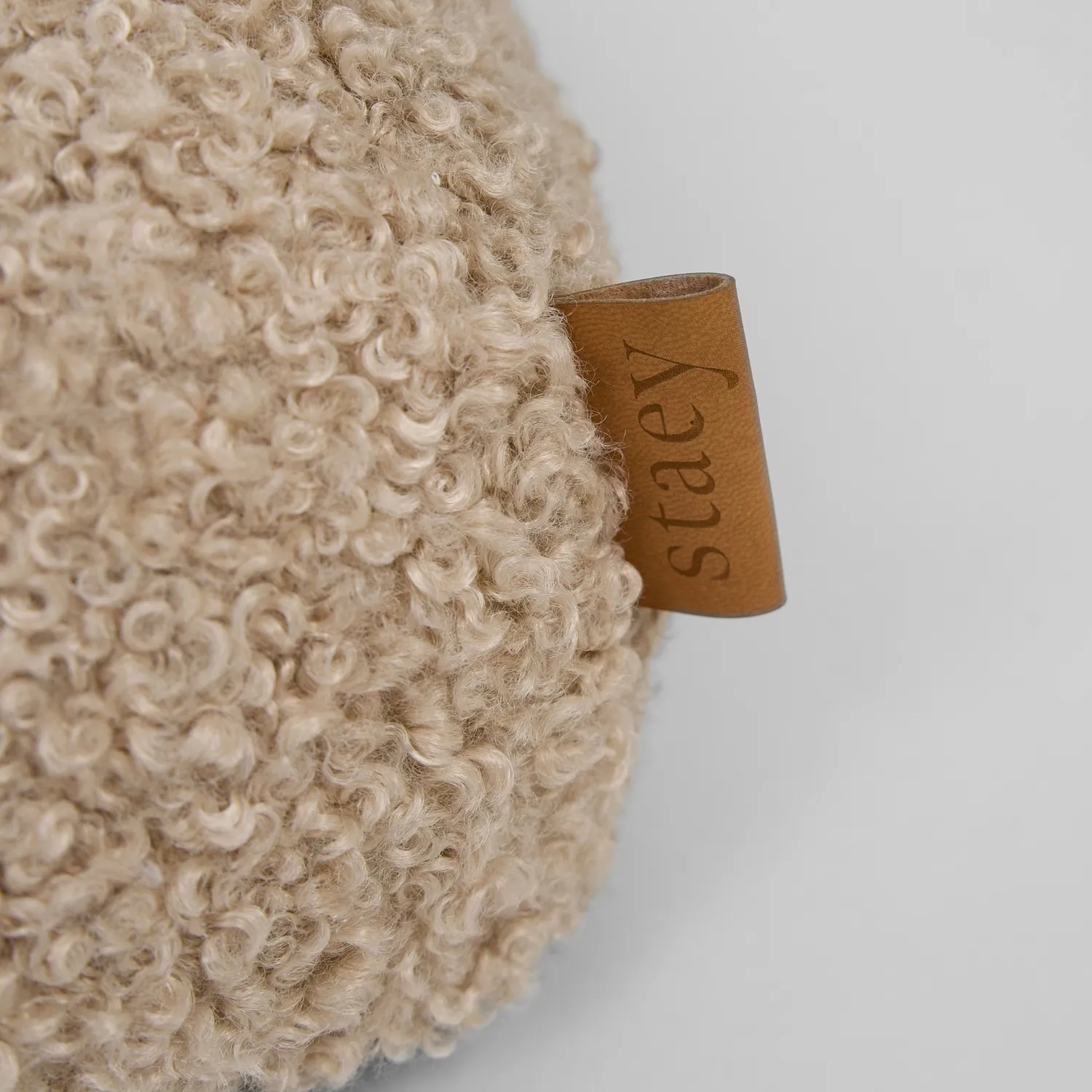 Staey Karla hundeseng Sand Curly ortopædisk