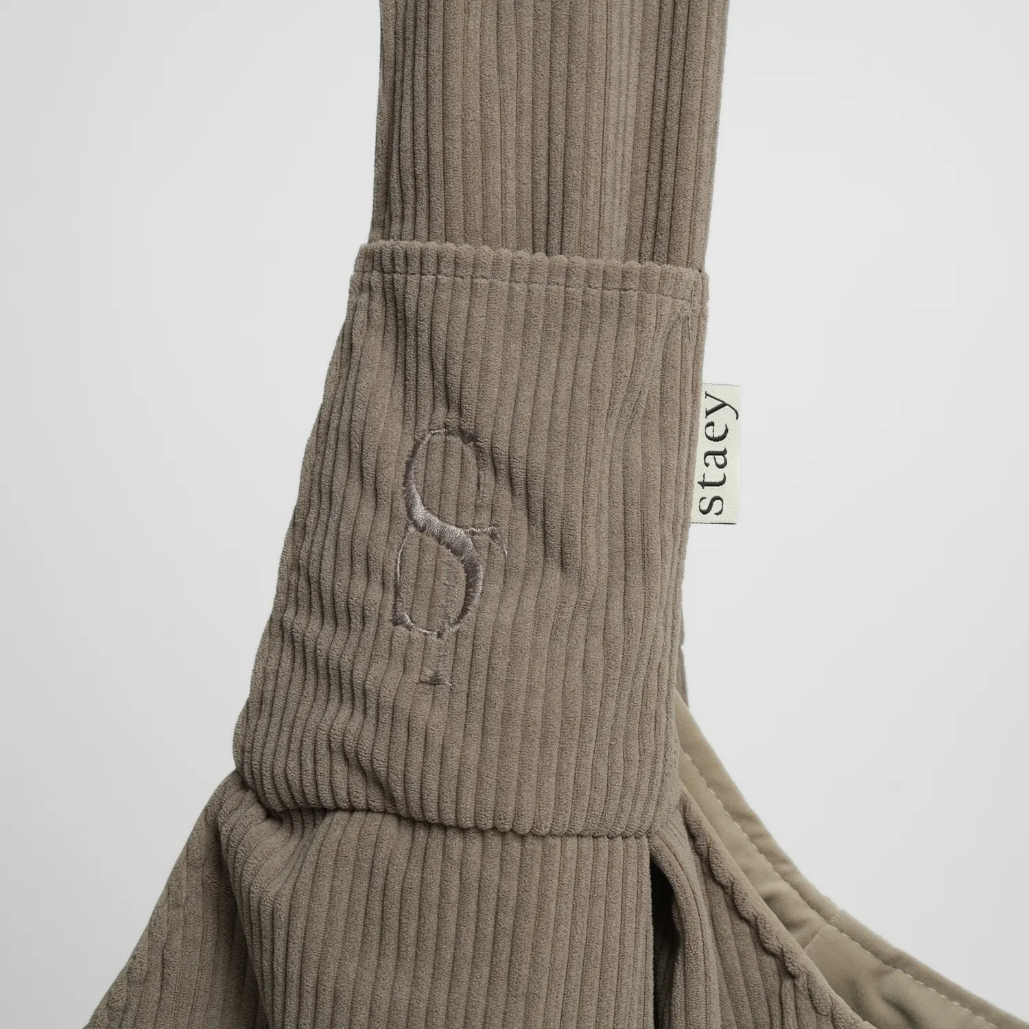 Staey Ava Hvalpetaske Corduroy – Taske til 8 kg