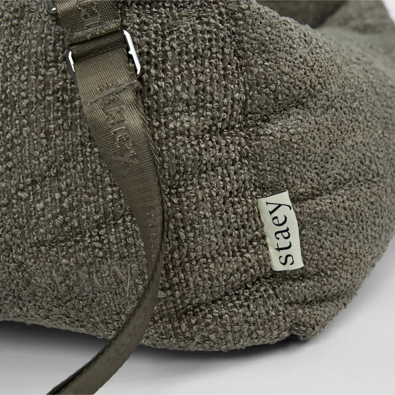 Staey Tova 2-i-1 bilsæde chestnut bouclé