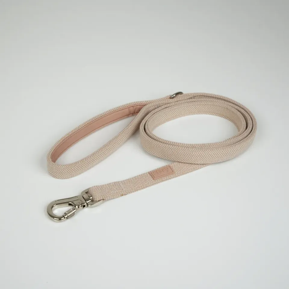 Staey Elma hundesnor Light Rose medium 152 cm