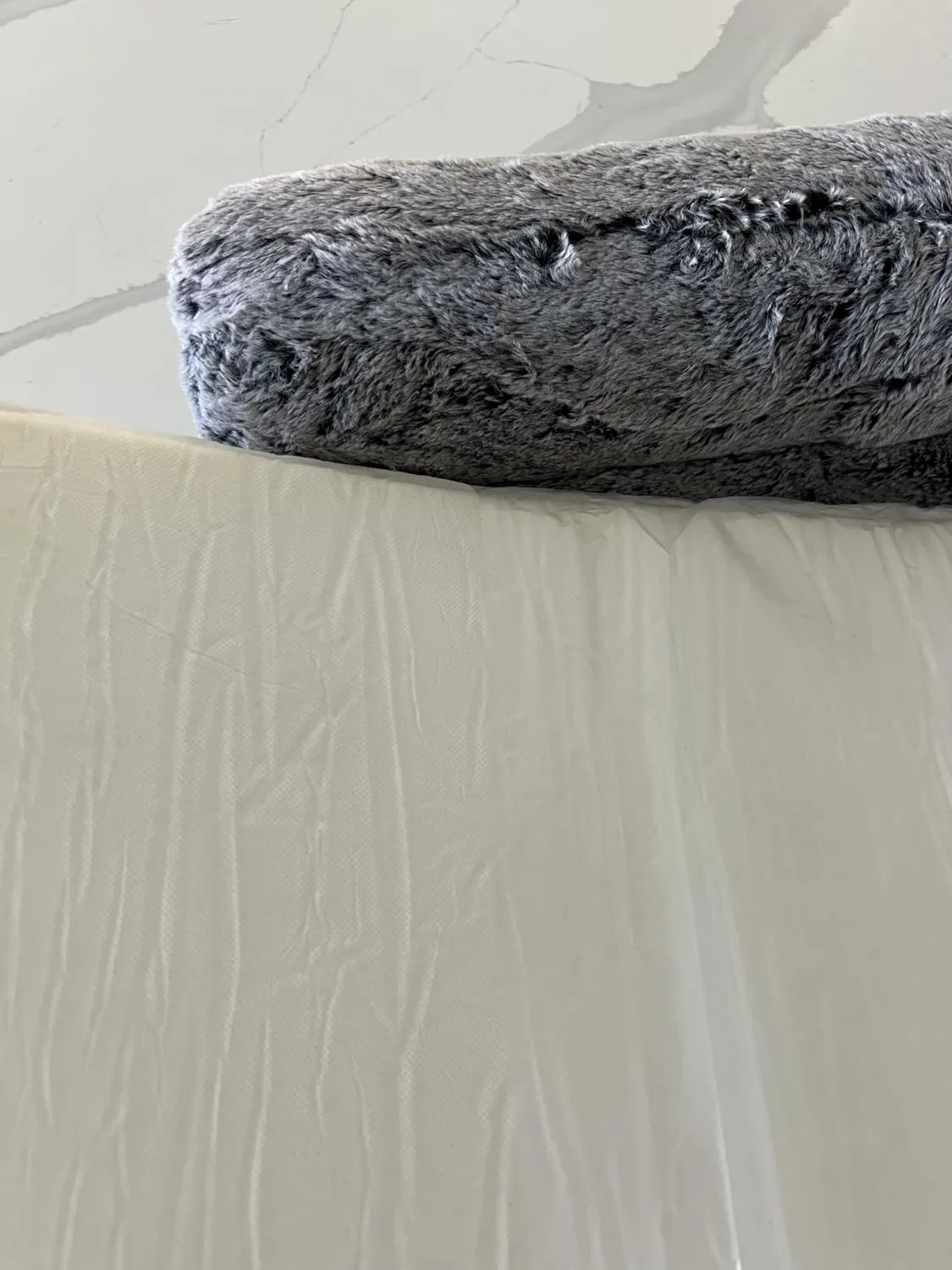 Chill Kuzzi Calming Nook hundeseng hule grå FIR