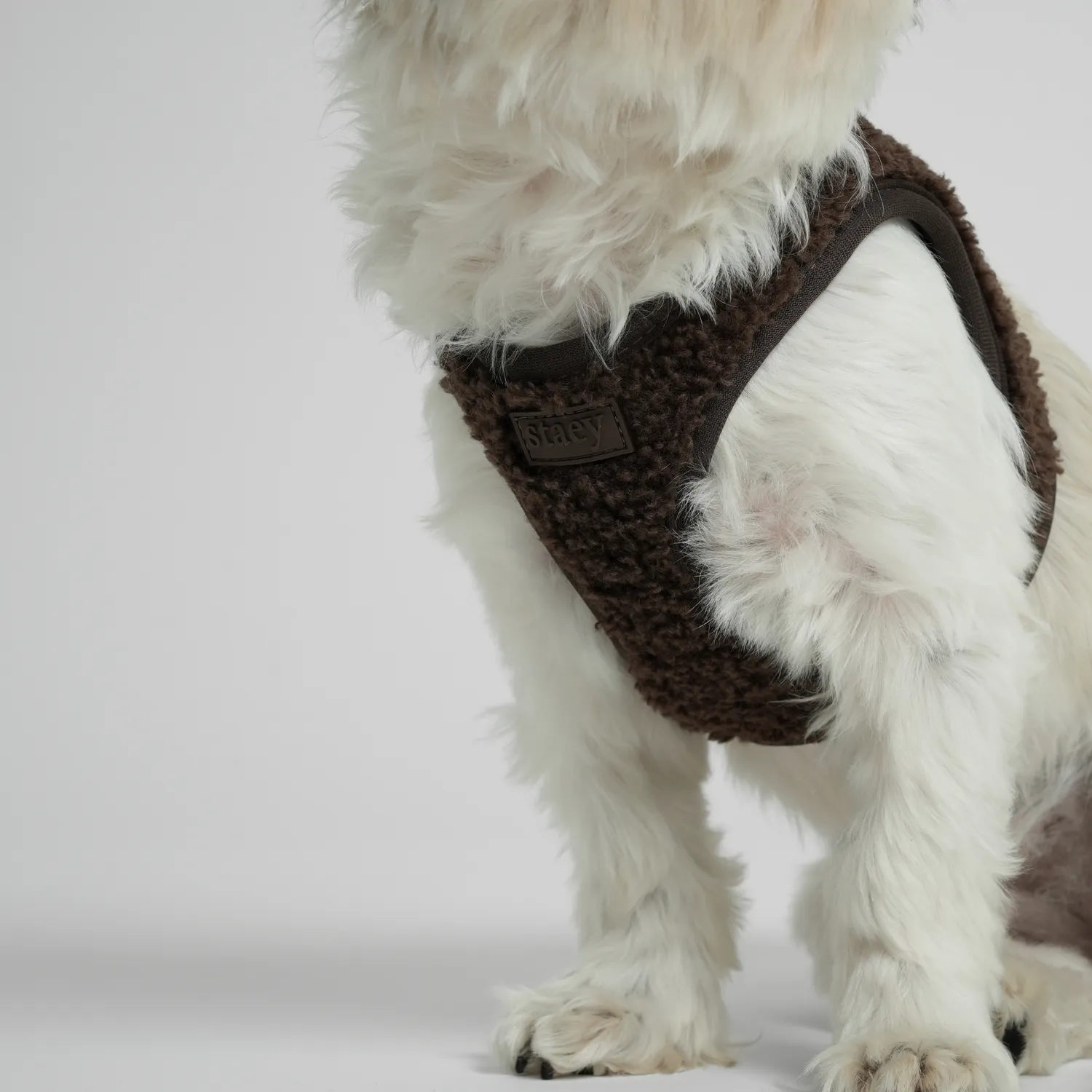 Staey Teddy Step-in hundesele Espresso blød