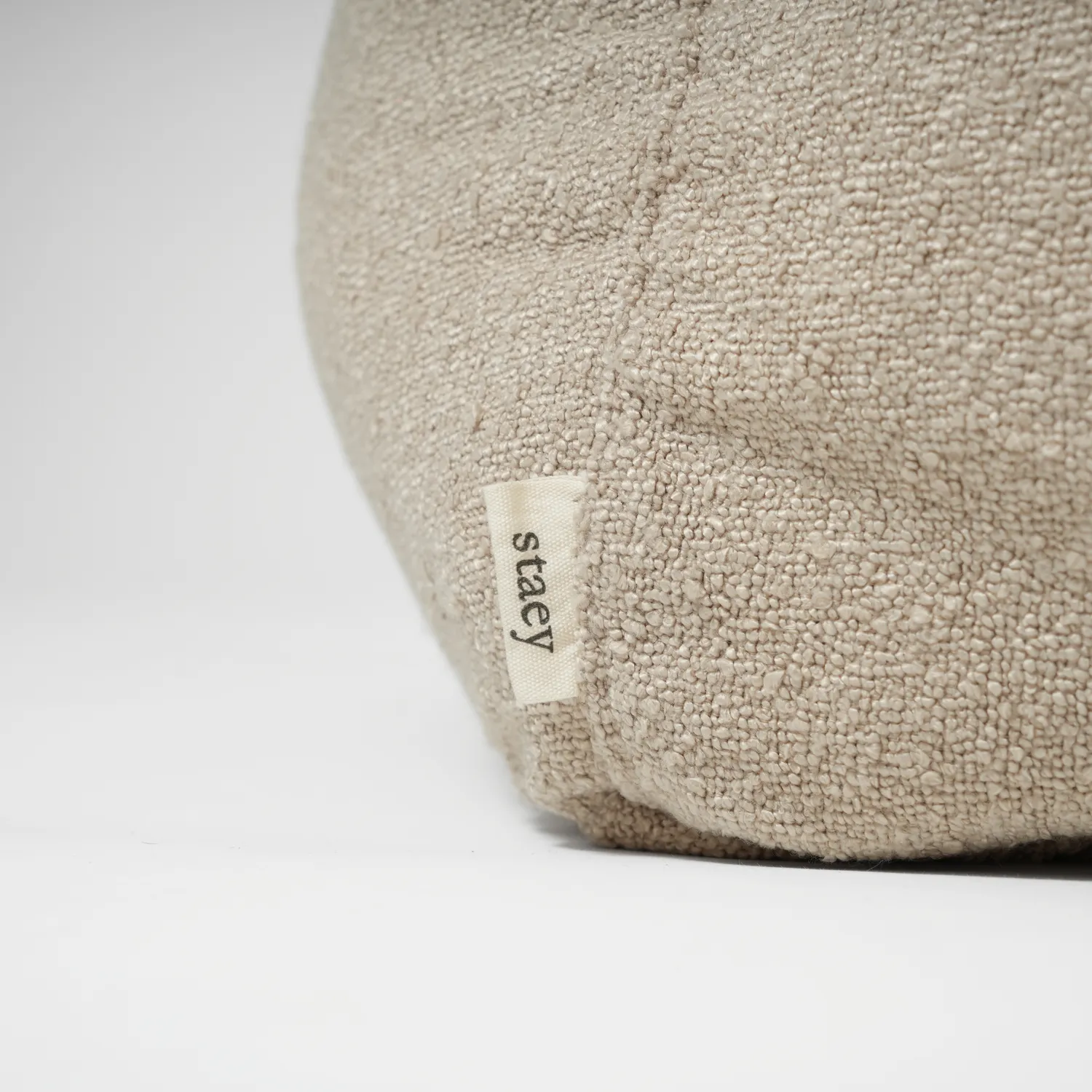Staey Vera hundeseng Oat Bouclé 75x65