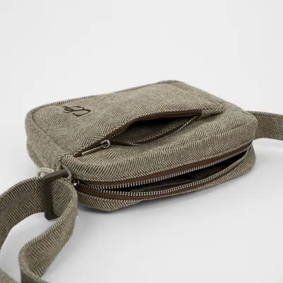 Staey Elma gåtaske Mocca 22 cm crossover