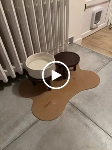Staey Alva Feeding Mat skålmåtte Cappuccino vegansk læder