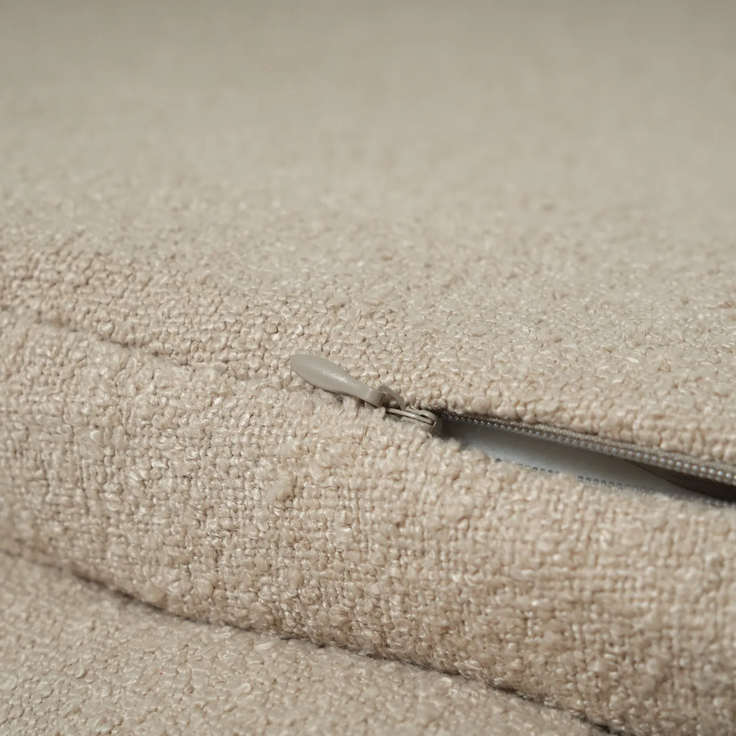 Staey Vera hundeseng Oat Bouclé 75x65
