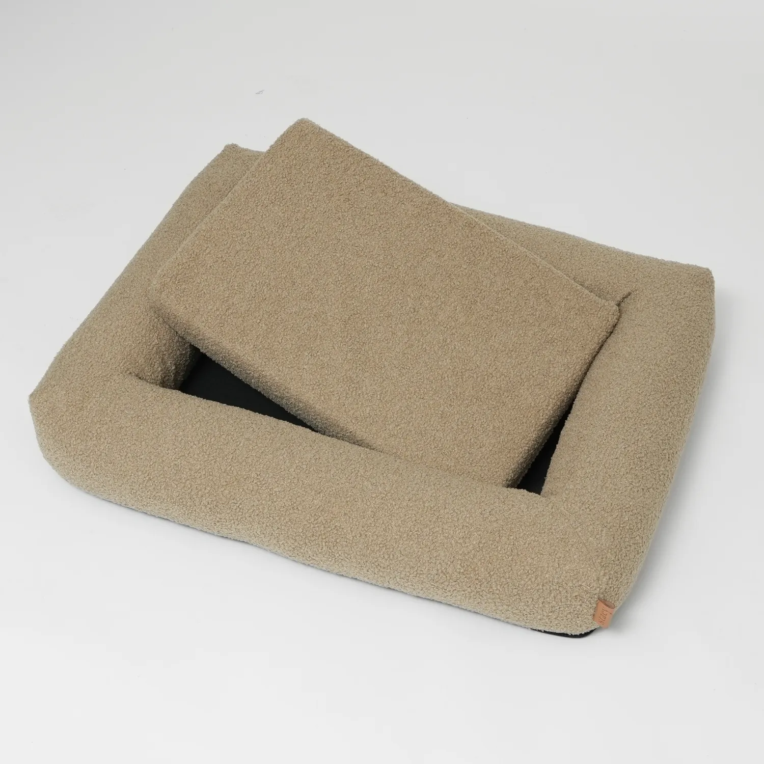 Staey Karla Hundeseng Oat Bouclé Ortopædisk Memory Foam
