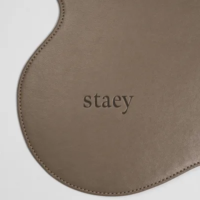 Staey Alva skåleunderlag Dark Oak 52 cm