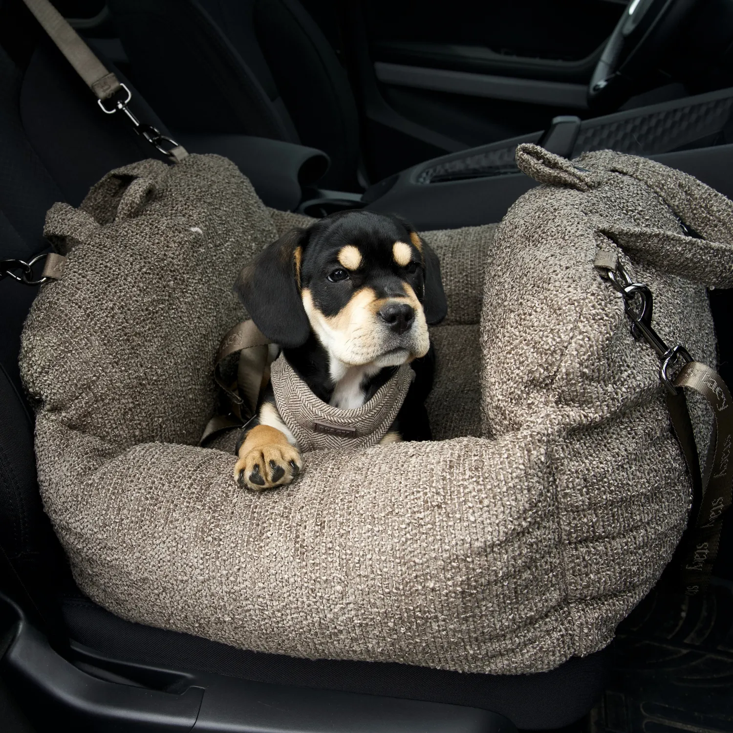 Staey Tova 2-i-1 bilsæde chestnut bouclé