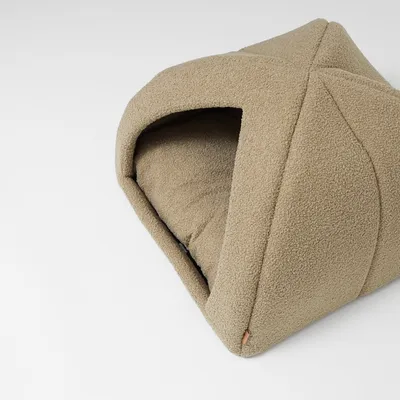 Staey Hundehule Dog Cave Oat Bouclé Hule 62x62 cm