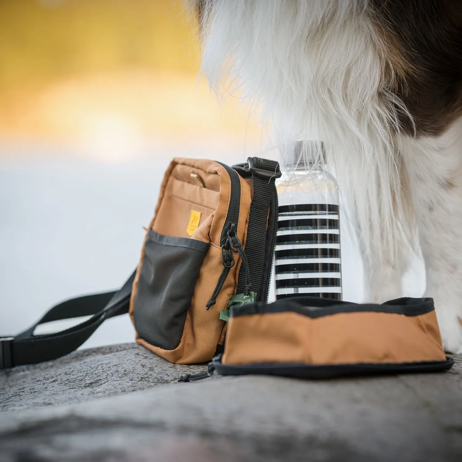 Woolly Wolf Hydration skuldertaske wood brown vandskål